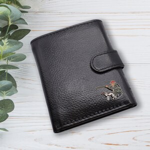 Cartera de piel auténtica negra personalizada con texto propio, diseño de cazador y perro de caza, guardabosques