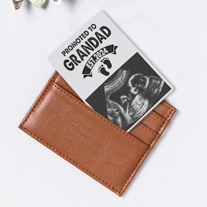 Ascendido a abuelo, papá, tío, personalizado con diseño de foto de ecografía del bebé / Bellamente impreso / Tarjeta de billetera de metal de recuerdo