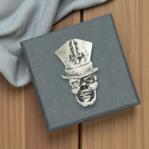 English Handmade Pewter Skull Lapel Pin Badge Presented in a Box