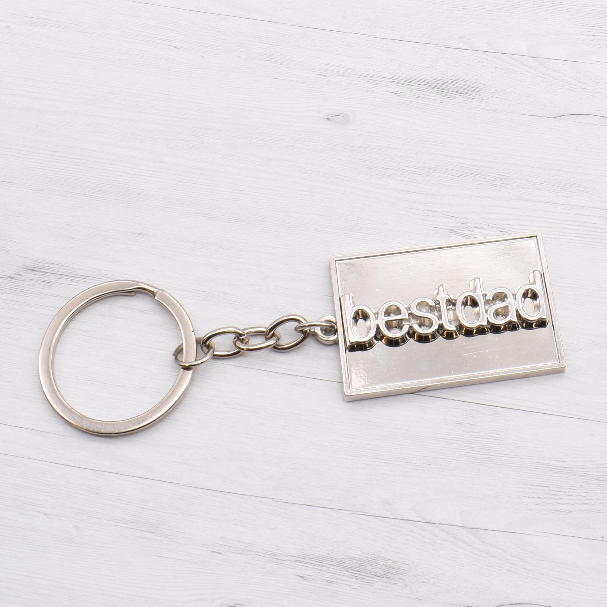 Best Dad Keyring Personalised With Engraved Message Presented in a