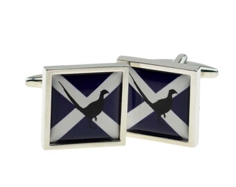 Bandera de Saltire escocesa con manguitos de diseño de faisán en una caja de manguito personalizada