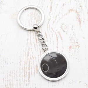 Beautifully Made Lawn Bowls Design Round Keyring with Personalised Engraved Short Message on Back