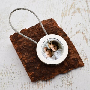 Round Cable Loop Keyring with photo can be Personalised on back with short Engraved Message