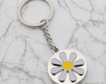 Beautiful Daisy Flower Design with special Personalised Engraved message Keyring