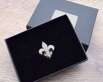 Fleur de Lis Design Lapel Pin Badge in Engraved Personalised Gift Box