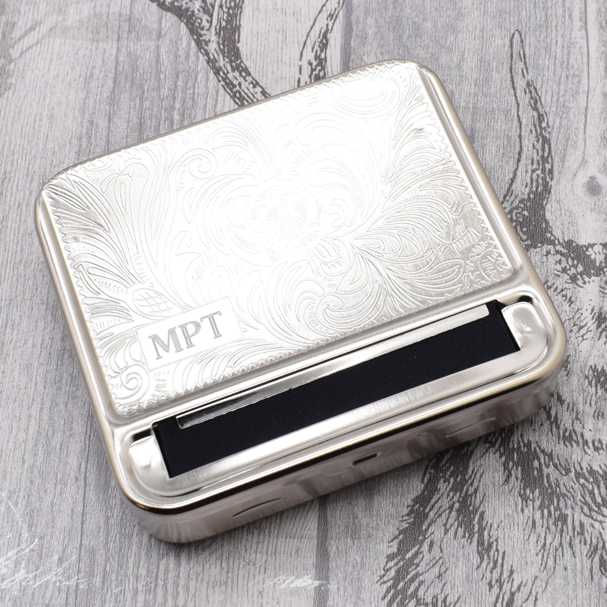 Personalised Engraved with up to 3 initials GBD Cigarette Tobacco Patterned Auto Rolling Machine