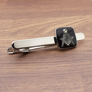 Quadrato massonico e bussola con G Tie Clip in scatola personalizzata