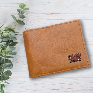 Cartera de cuero genuino color canela con diseño de dragón galés personalizado y caja de regalo grabada opcional