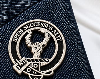 English Made Pewter Ross Clan Crest Lapel Pin in a Gift Box (20 x 19mm)
