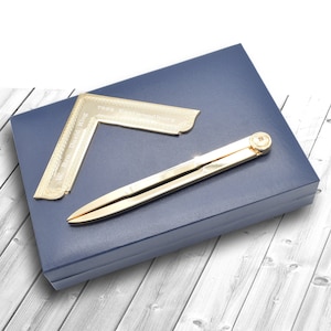 Personalised Masonic Freemason Square and Compass Gold Gift Set with a Choice of an Engraved Plate