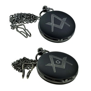 Montre de poche personnalisée avec gravure maçonnique noir mat avec message au dos dans une boîte cadeau rigide