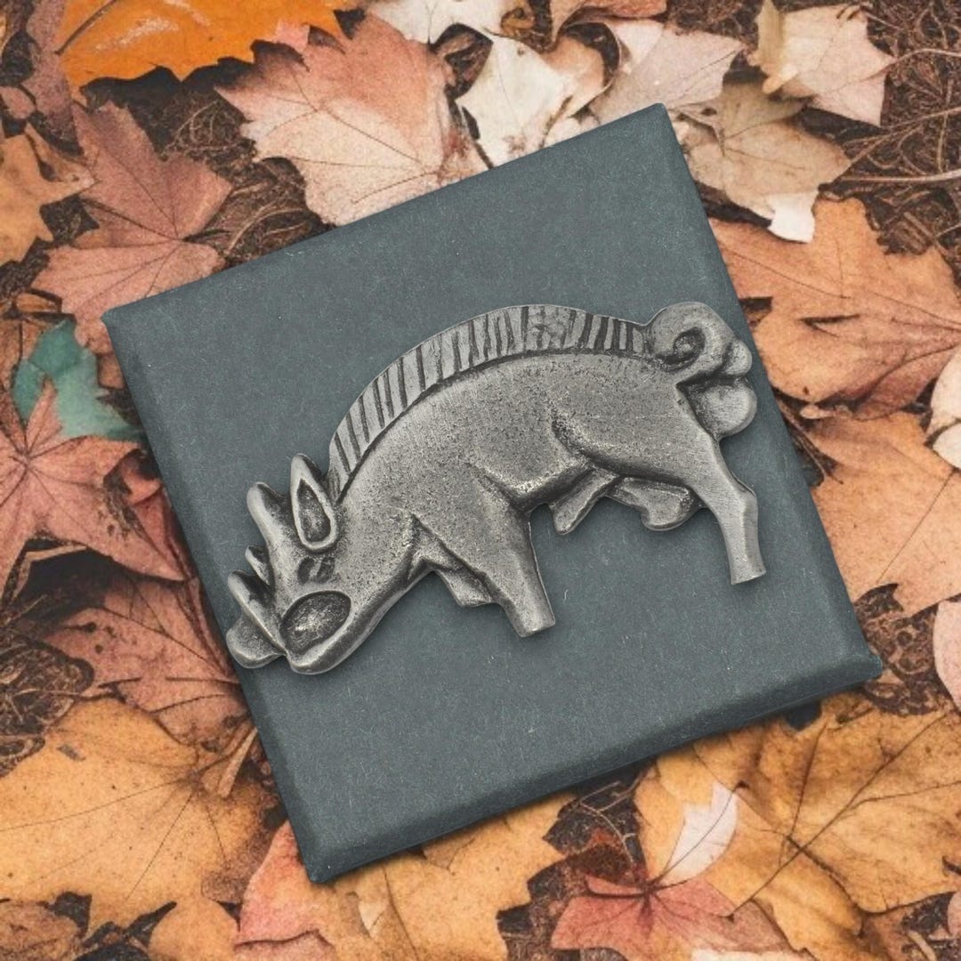 English Handmade Pewter Bosworth Boar Lapel Pin Badge Presented in