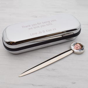 Abrecartas personalizado con tu propia foto en caja de recuerdo cromada personalizada