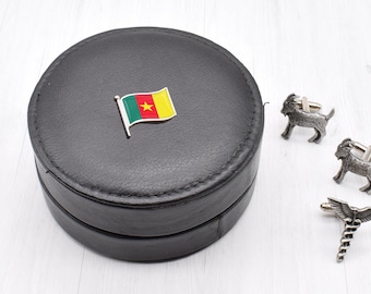 Cameroon Wave Flag Design | Round Black Genuine Leather Travel Cufflinks Case