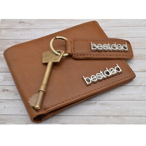 Best Dad Fathers Day Gentleman&#39;s Classic Style Brown Leather Wallet With Optional Engraving and Keyring