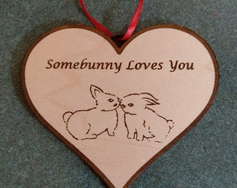 Somebunny liebt Dich Ornament