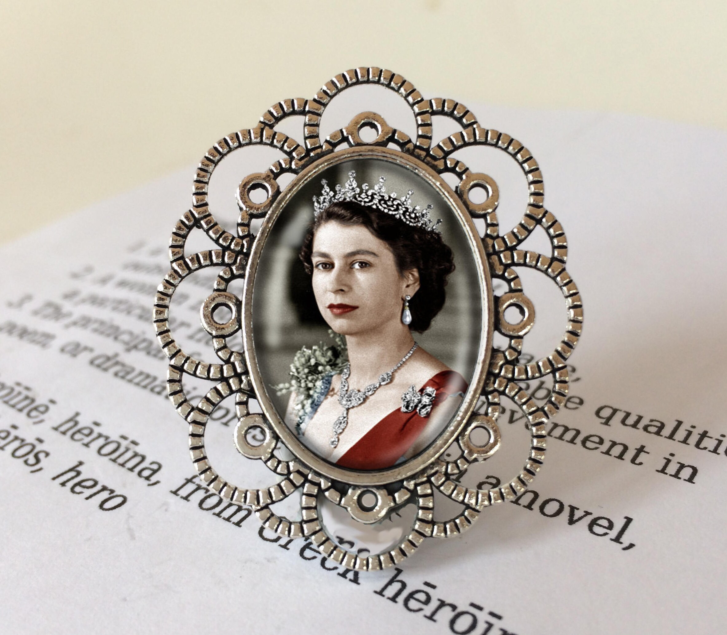 Queen Elizabeth II Brooch Queen of England Gift the Queen Etsy