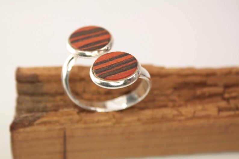 wooden ring adjustable Palisander fingerring is made veneers Intarsia ring is made of natural wood and silver plated bronze