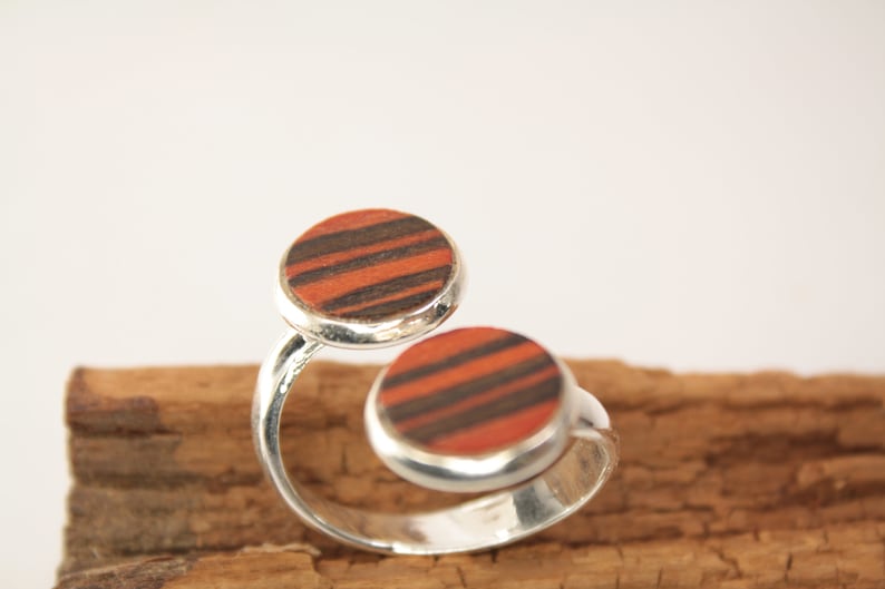 wooden ring adjustable Palisander fingerring is made veneers Intarsia ring is made of natural wood and silver plated bronze