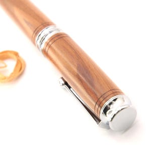Houten vulpen, vulpen, vulpen van hout / een vulpen van pruimenhout / een geweldig cadeau