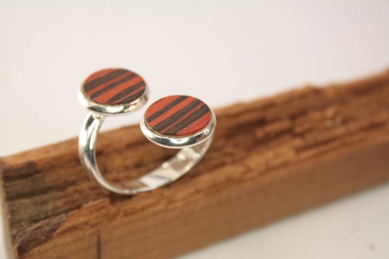 wooden ring adjustable Palisander fingerring is made veneers Intarsia ring is made of natural wood and silver plated bronze
