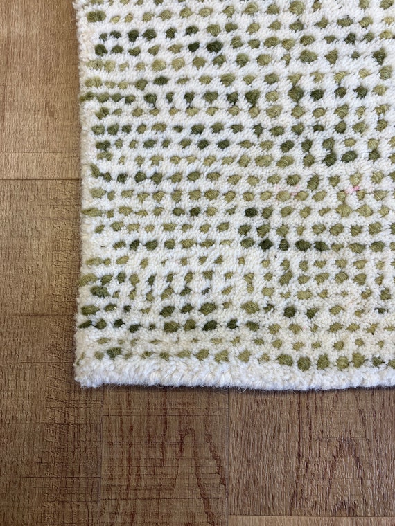 Hand Tufted Wool Rug: Green Cream Boho Rug (80 x 150cm)