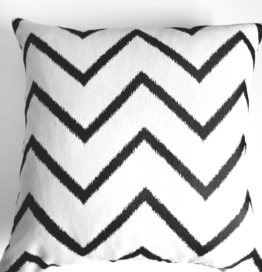 Black & White Zig Zag Pillow Cover, Decorative Pillow Cover, Accent