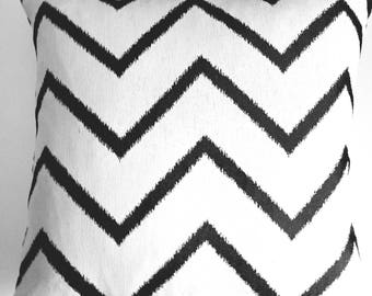 Black & White Zig Zag Pillow Cover, Decorative Pillow Cover, Accent Pillow