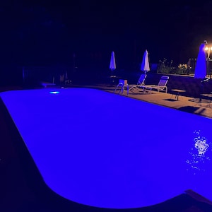 Blue Underwater pool Light Has waterproof AC converter with 30 Ft cord Plug Fish Attractor 15000 Lumens 300 LEDs