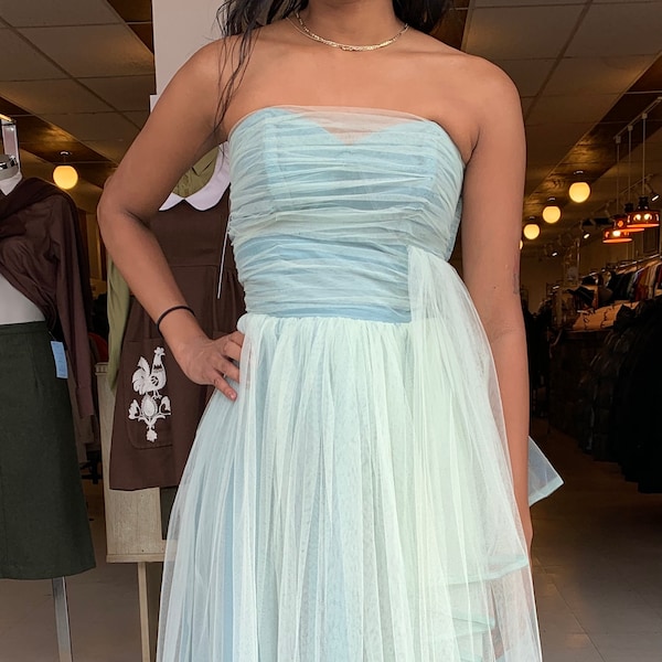 1950's Vintage Strapless Tulle Prom Dress