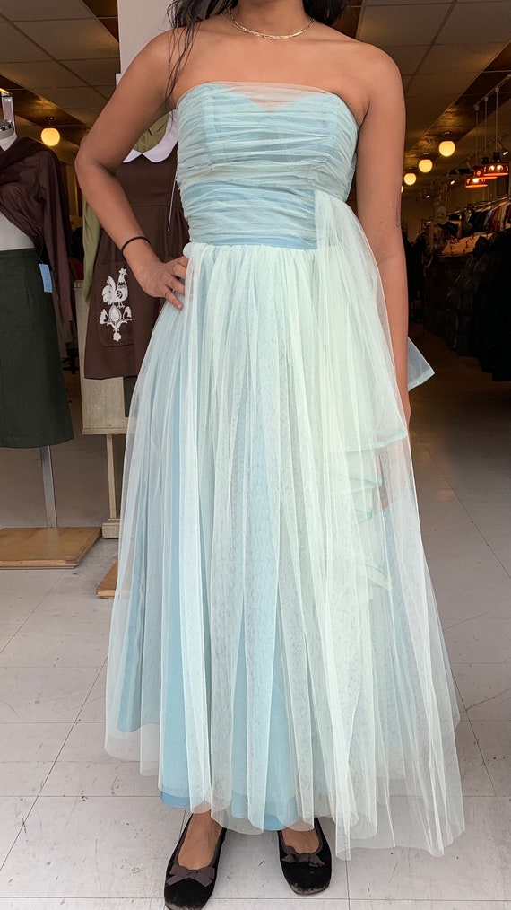1950's Vintage Strapless Tulle Prom Dress