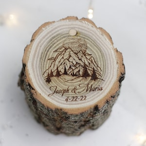 Natuurlijke houten gepersonaliseerde ringdoos, houten ringdozen, trouwringdozen, ringdrager, houten bruiloftsdecor, buiten trouwringdoos