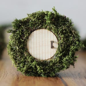 Hobbit-huisringdoos, rustiek mosdecor, elfentrouwringdoosjes, doos in de vorm van een sprookjeshuis met een deur