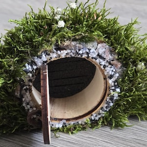 Natuurlijke schoonheid van ringdozen, houten ringdozen, rustieke ringdrager, buitenbruiloft, fantasiehuwelijk, huis van de ringen, aanzoeksringdoos afbeelding 11