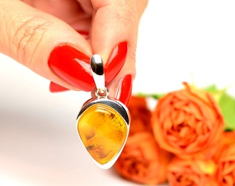 8,30g, Yellow Amber And Silver Pendant,Small Amber Stone Pendant,Natural Baltic Amber Pendant,Delicate Amber Pendant,Amber Pendant For Women