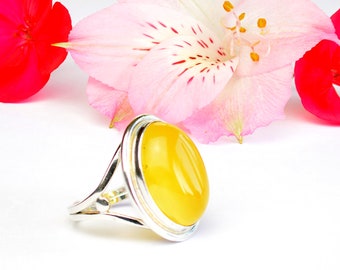Statement Baltic Amber Ring, Yellow Amber Stone Ring,Real Natural Amber Ring,Oval Amber Adjustable Ring,Large Amber Silver Ring,Gift For Her