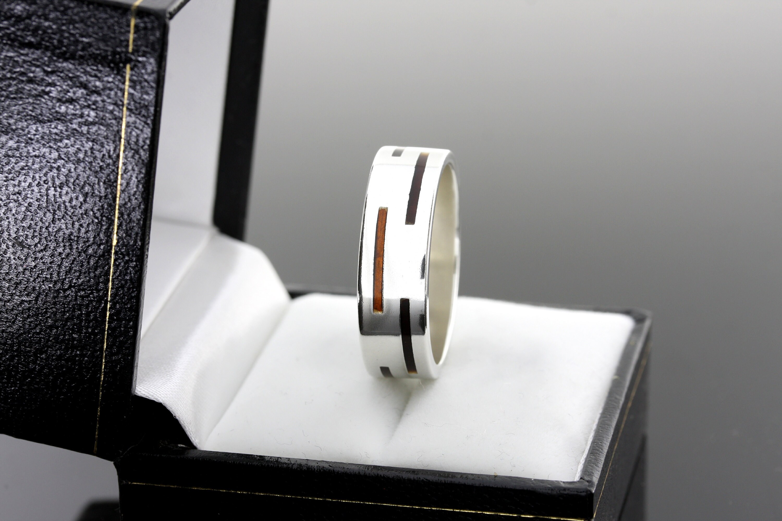 cartier love ring unisex