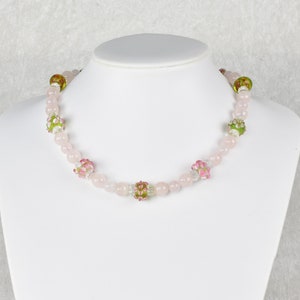 Rose quartz necklace with glass beads, painted with flowers, youthful, girly, delicate, spring-like image 1