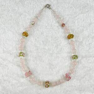 Rose quartz necklace with glass beads, painted with flowers, youthful, girly, delicate, spring-like image 7