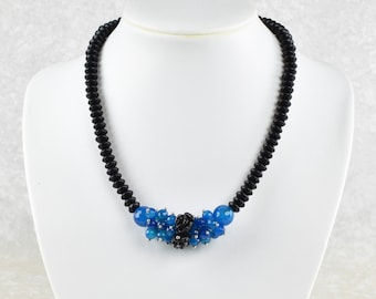 Garland necklace of onyx (black agate) and blue agate with silber clasp