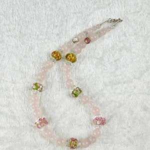 Rose quartz necklace with glass beads, painted with flowers, youthful, girly, delicate, spring-like image 5