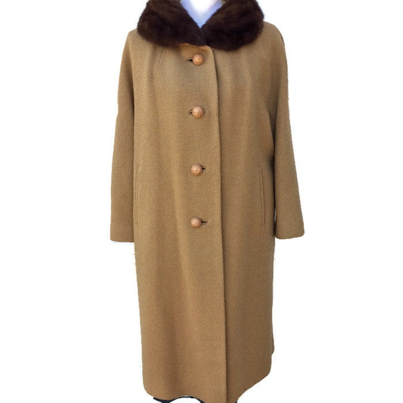 Women's True Vintage Rothmoor Tan Wool Coat w/Dar… - image 1
