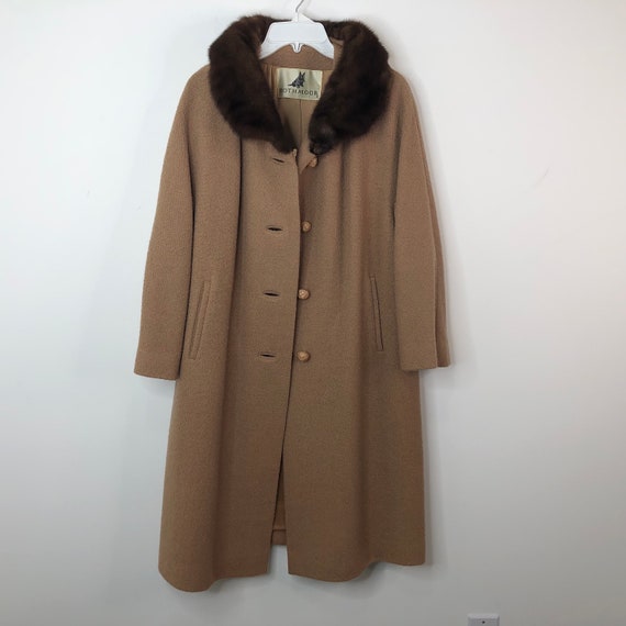 Women's True Vintage Rothmoor Tan Wool Coat w/Dar… - image 6