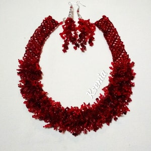 beads,necklace with natural stones,collar,garnet,quartz,garnetnecklace,burgundy red necklace,necklace with fur,evening necklace wedding,boho