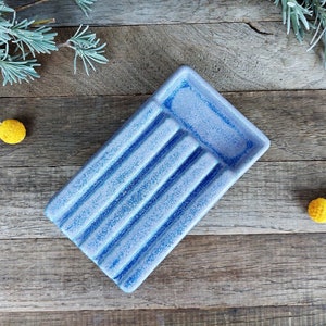 Porte-savon lavande, Porte-savon en céramique fait main, Distributeur de savon, Porte-savon violet, Porte-savon moderne, Cadeau de salle de bain zéro déchet, Glaçure effet