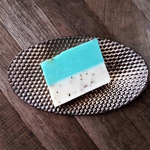 Keramische zeepschaal, Zeep houder, Artisan zeepschaal, Badkamer accessoires, Bijenkorf, Natuurlijke zeep, Ring schotel, Moderne zeep houder, Spa cadeau