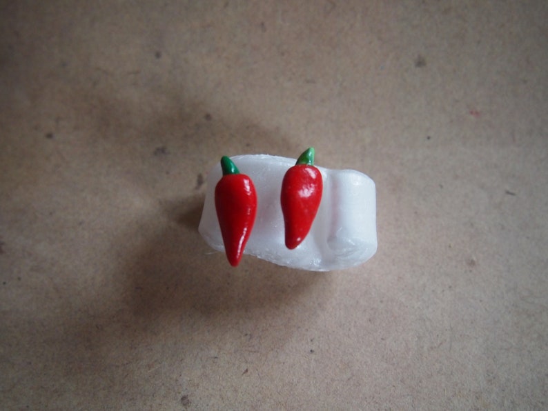 Studs chilli, pepperoni, earrings vegetables immagine 1