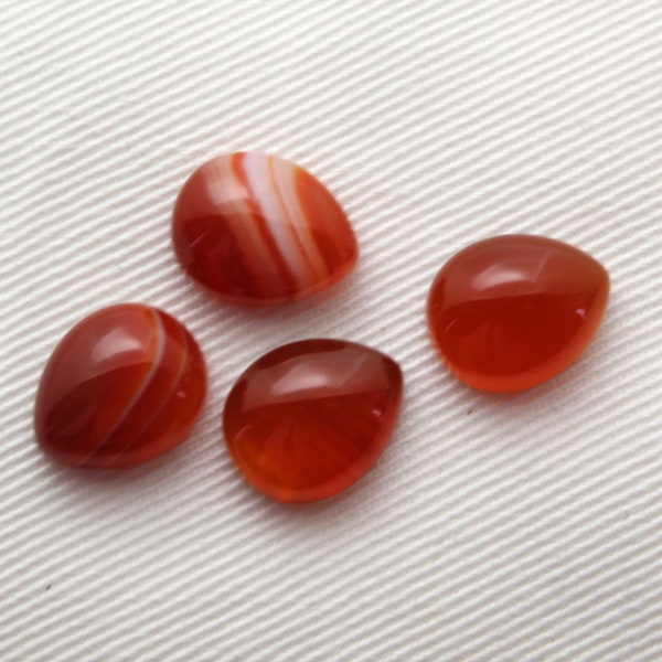 Quatre Cabochons de Sardonyx coupe poire 10x12 MM