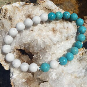 Howlite, Magnesite and sterling silver stretch bracelet