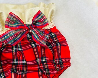 Girl Christmas outfit /Tartan bloomers /gold bow /Toddler Christmas outfit /Christmas Plaid /gift for girls / Christmas Party/ MommadeUK